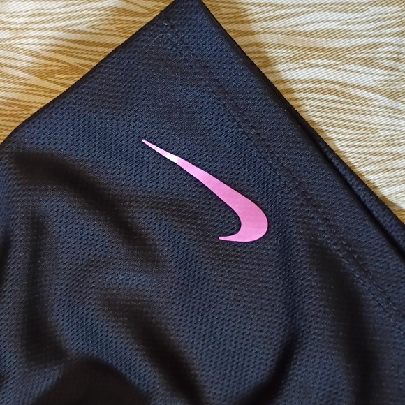 Nike Toddler Girl Pink Tee and Black Shorts Set Size 24M - Picture 7 of 9
